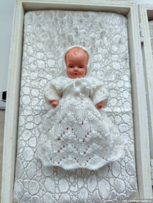 Пупс ГДР, керамический с приданным