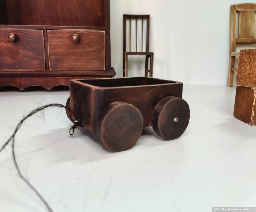 Тележка деревянная) — Аксессуары для кукольных фотосессий (фото 4)