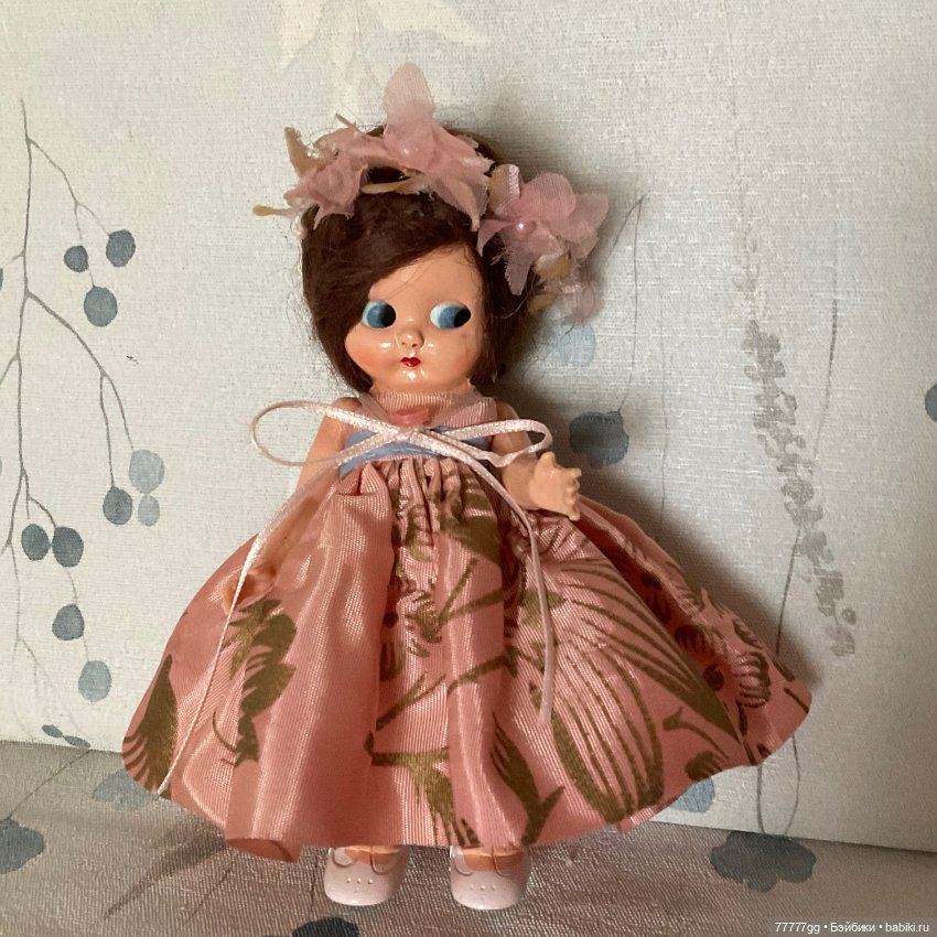 Синеглазая винтажная куколка