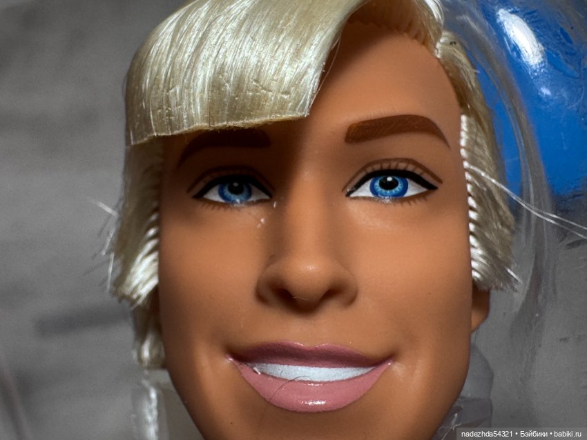 Кен Райан Гослинг из сета "Сцена у костра" по фильму "Барби" нюд (2) (фото 5)