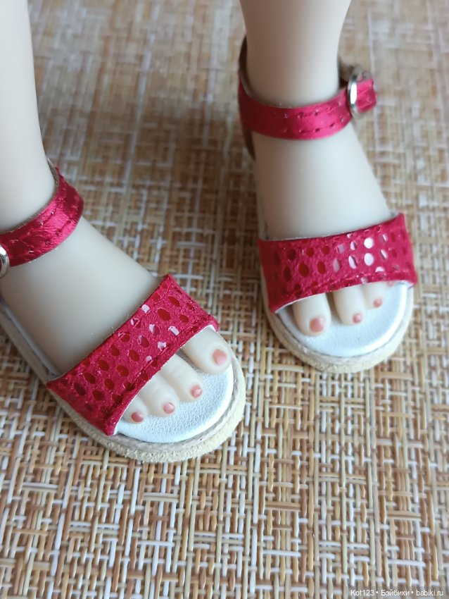 Босоножки для Руби Ред Ruby Red Fashion Friends (фото 3)