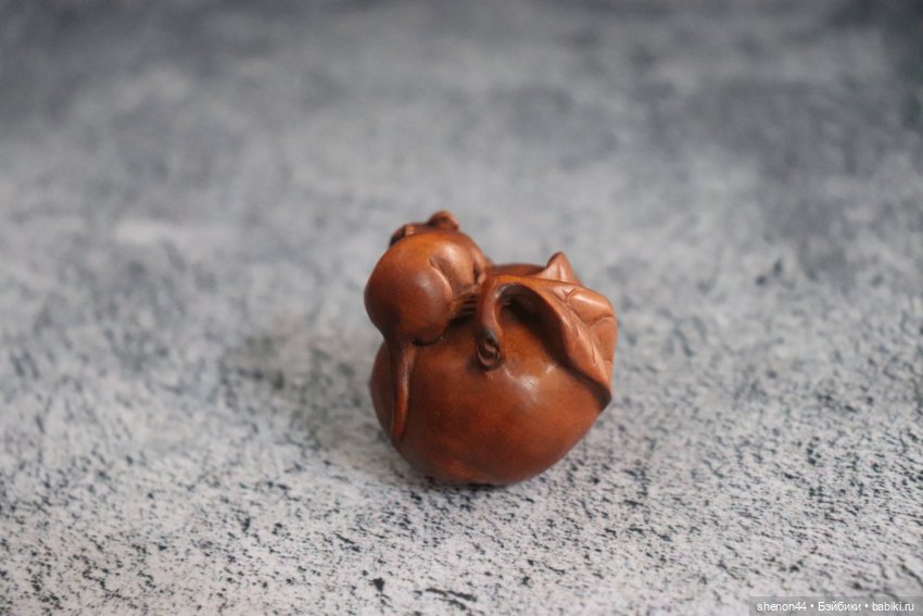 Нэцкэ "Мышки на яблочке" — Статуэтки (фото 3)