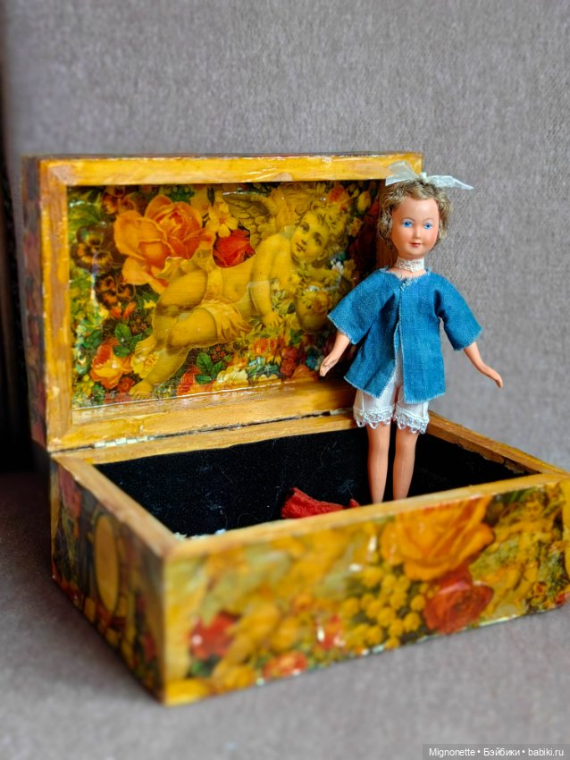 Французская куколка с гардеробом (фото 6)