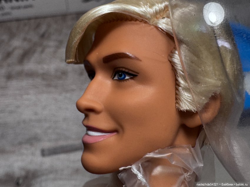 Кен Райан Гослинг из сета "Сцена у костра" по фильму "Барби" нюд (2) (фото 7)