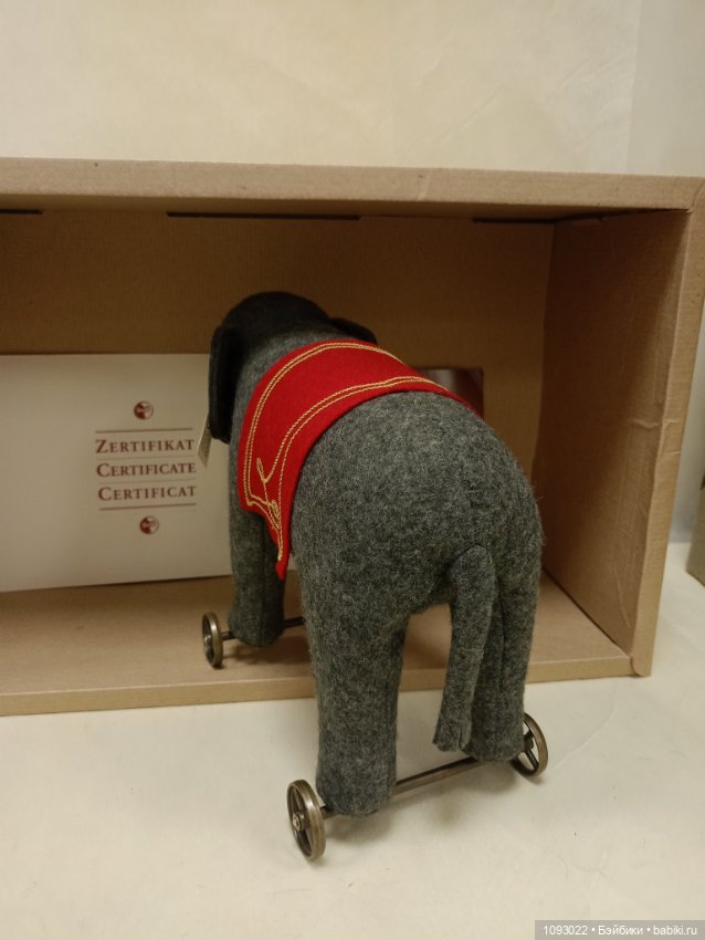 Слоник на колёсах Margarete Steiff (фото 4)