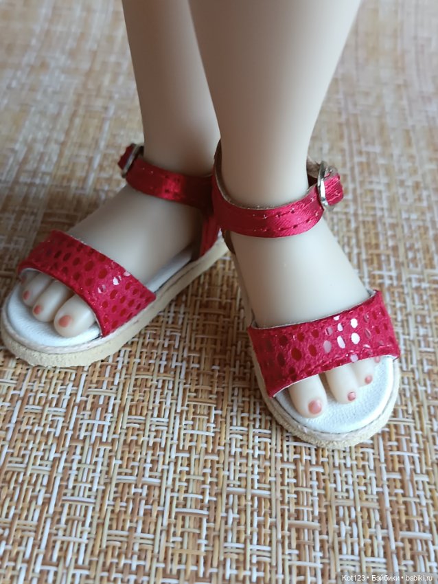 Босоножки для Руби Ред Ruby Red Fashion Friends (фото 4)
