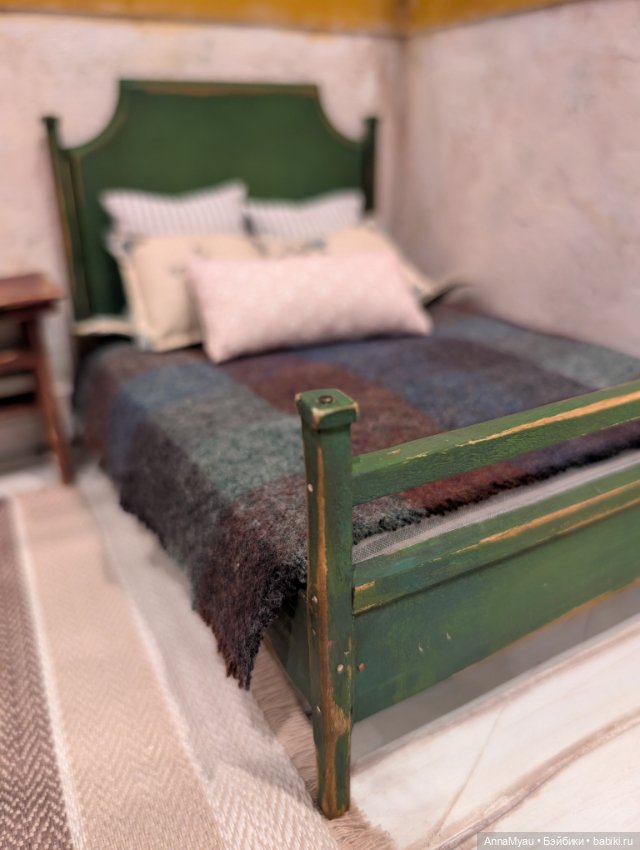 Кровать зеленая винтажная (фото 5)