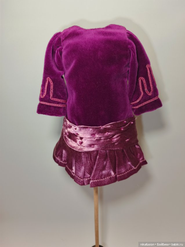 Платье бархат на антикварную или винтажную куклу 28-32 см