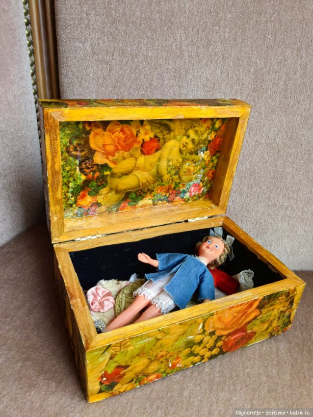 Французская куколка с гардеробом (фото 4)