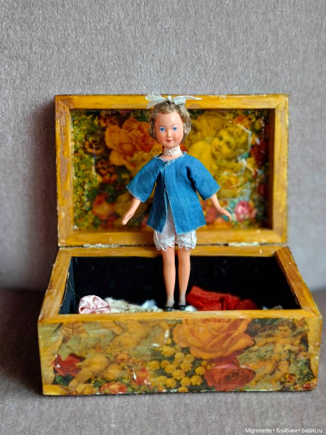 Французская куколка с гардеробом (фото 2)