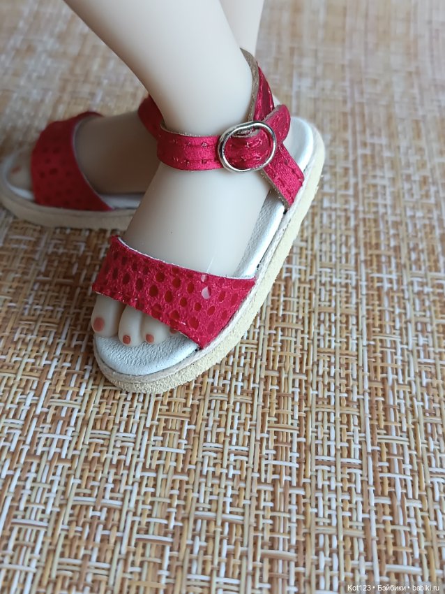 Босоножки для Руби Ред Ruby Red Fashion Friends (фото 5)