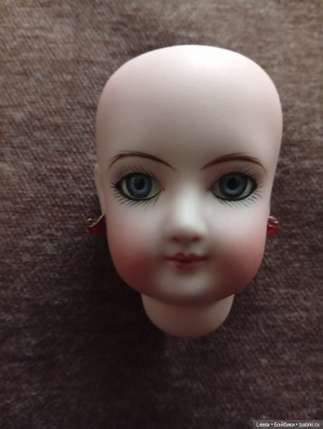 Голова-реплика модной куклы