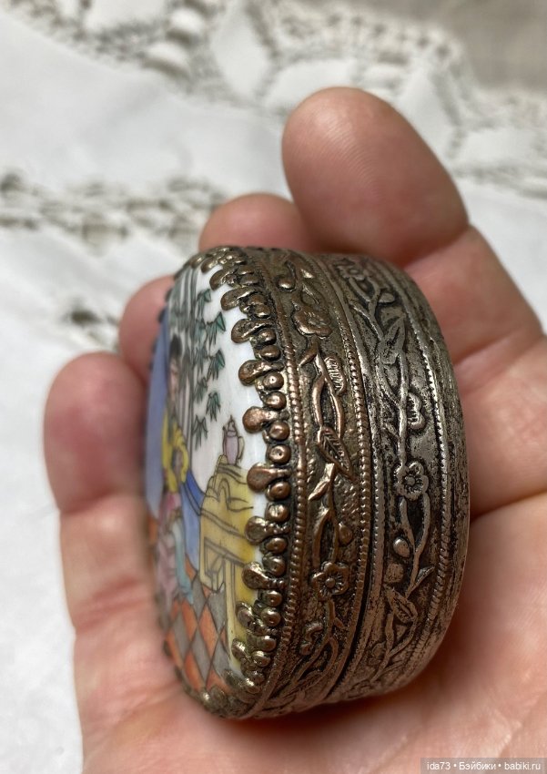 Мельхиоровая коробочка с зеркальцем (фото 2)