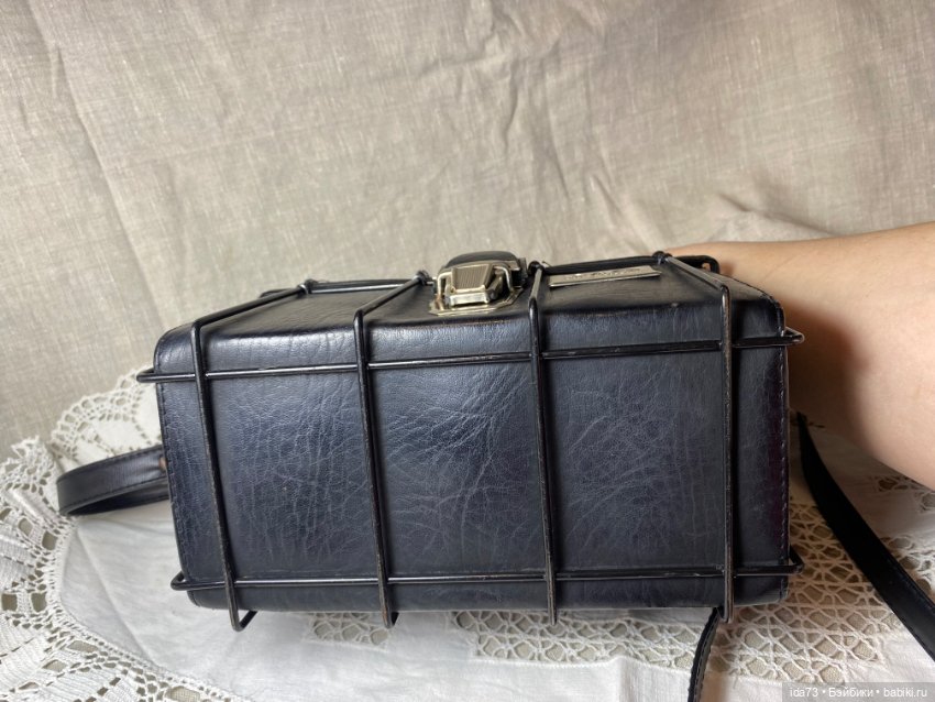 Сумка в металлической клетке - «переноска» для кукольных нужностей и кукол (фото 2)