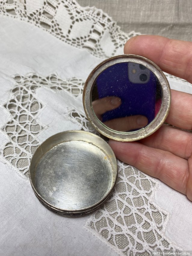 Мельхиоровая коробочка с зеркальцем (фото 4)
