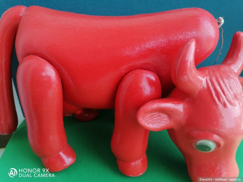 Красная корова. Целлулоид (фото 3)