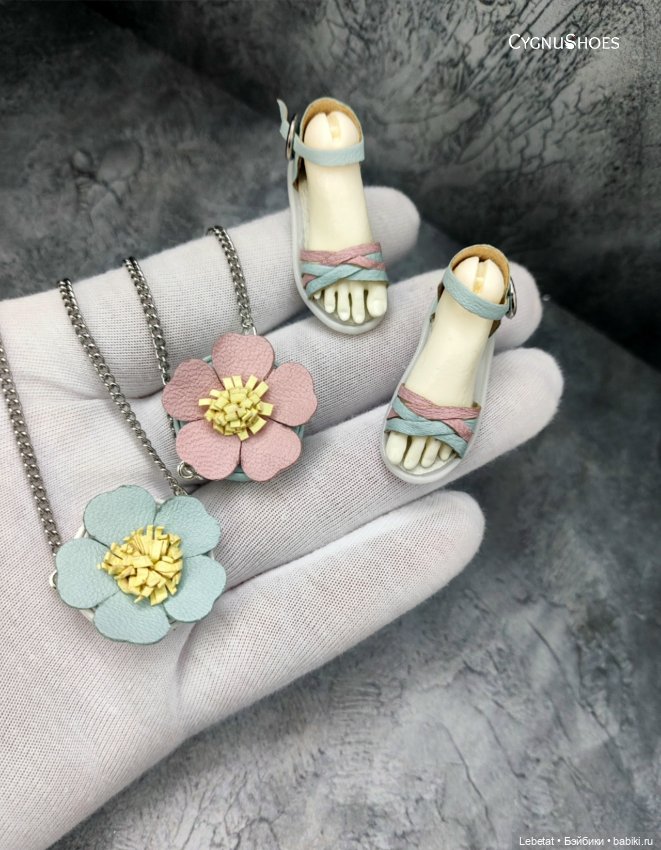 Босоножки для Китти, Тендер подростка (фото 3)