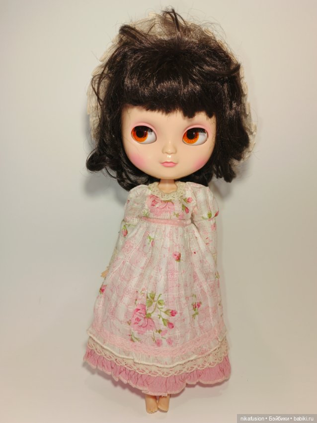 Платье и боннет в викторианском стиле на куклу Блайз (фото 2)