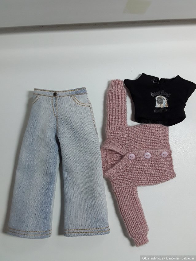 Жакет, футболка, джинсы для Паола Рейна