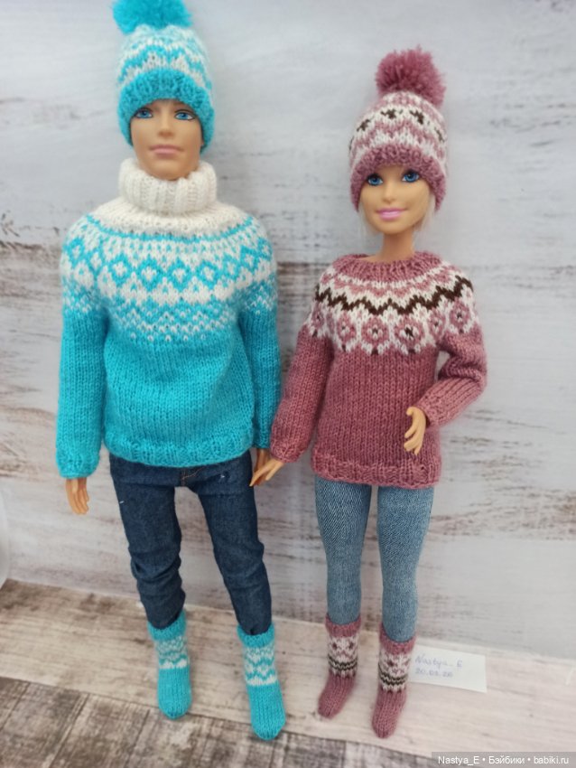 Вязаная одежда на кукол 30 см
