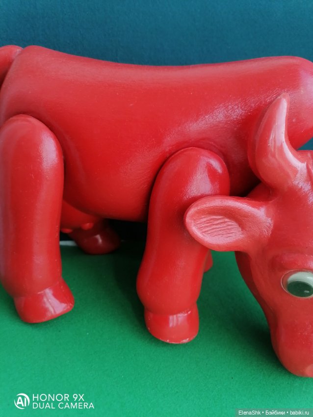 Красная корова. Целлулоид (фото 2)