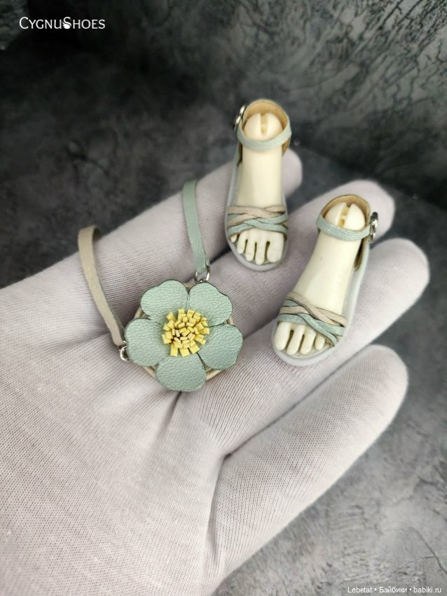 Босоножки для Китти, Тендер подростка (фото 4)