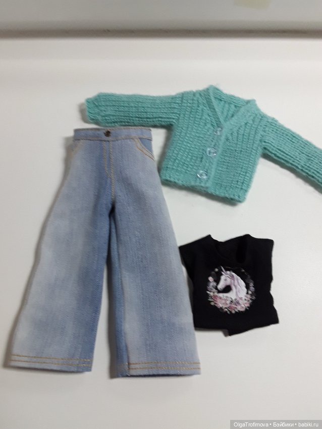 Жакет, футболка, джинсы для Паола Рейна