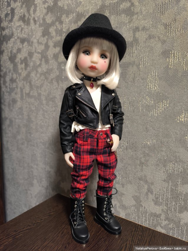 Продам Сабрину Ruby Red, первый выпуск