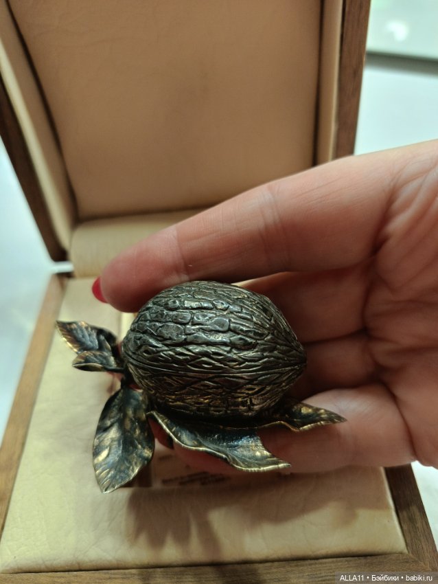 Серебряная Дарохранительница , удивительная и очень красивая