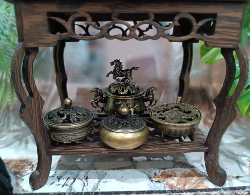 Столик натуральное дерево резное