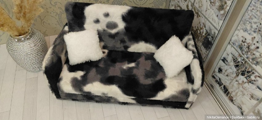 Меховой диван для кукол Paola Blythe integrity poppy mizi momoko barbie 1:6 (фото 5)