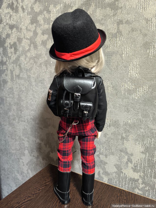 Продам Сабрину Ruby Red, первый выпуск (фото 2)