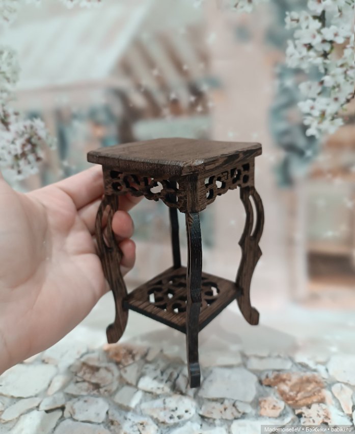 Кофейный столик натуральное дерево резное
