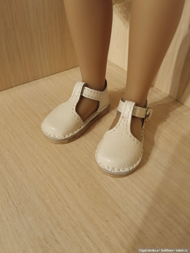 Обувь для руби ред 37 см — Обувь для кукол