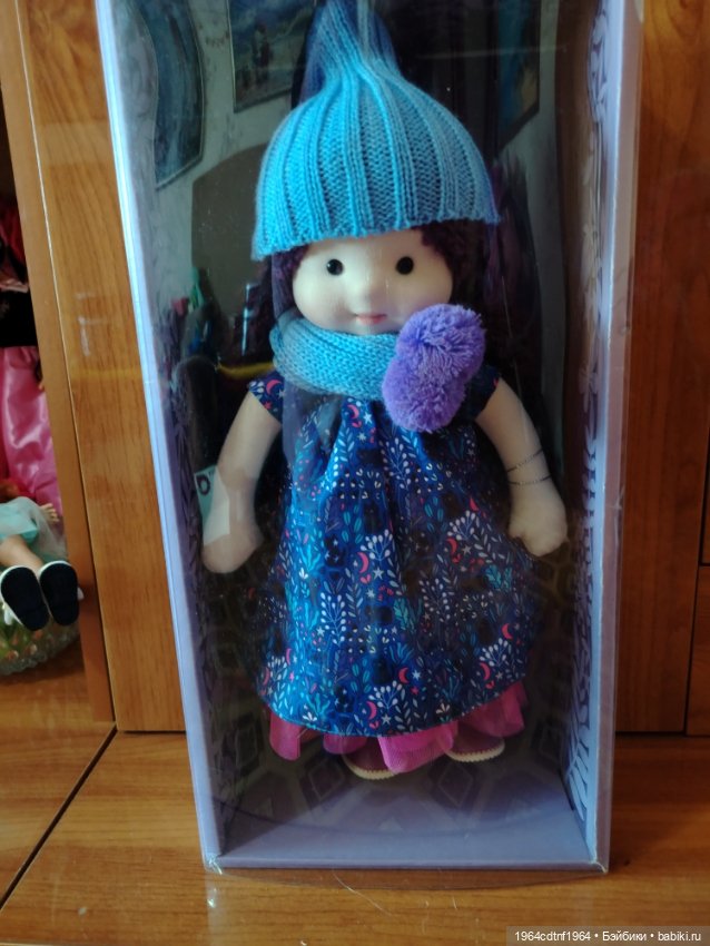 Продаю куклу Тиана в шапочке Минималини