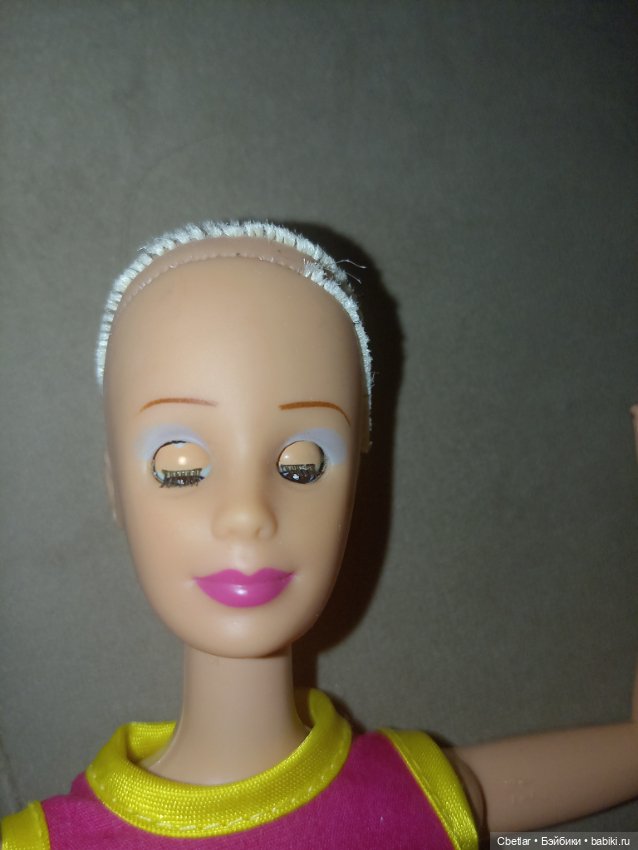 Барбиобразная с закрывающимися глазами (фото 4)