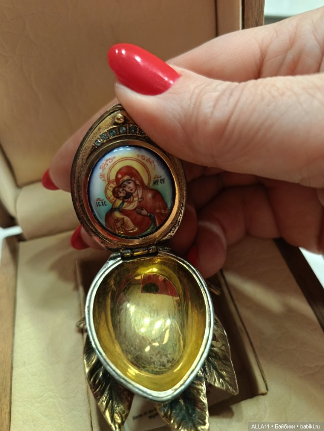 Серебряная Дарохранительница , удивительная и очень красивая (фото 3)