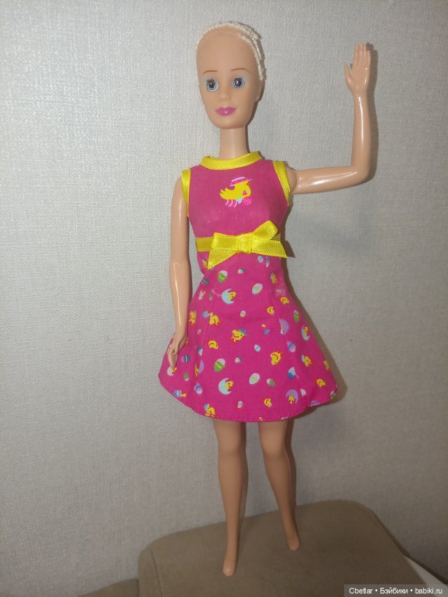 Барбиобразная с закрывающимися глазами