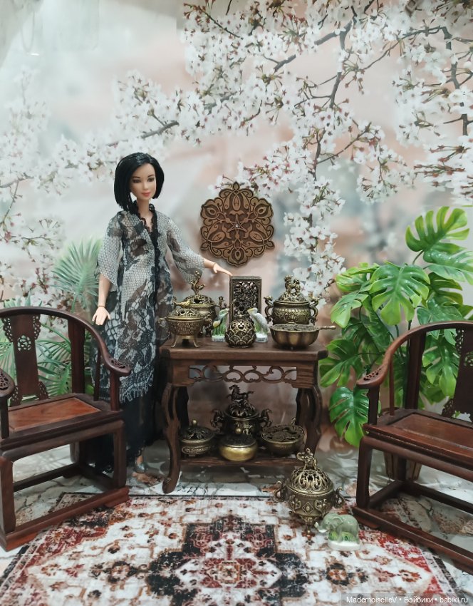 Столик натуральное дерево резное