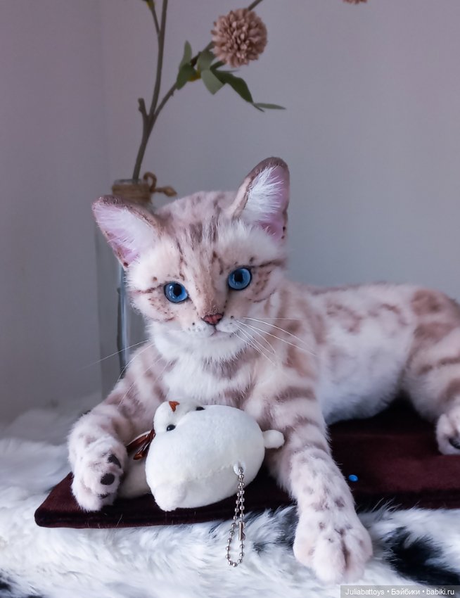 Игрушка котик. Снежный бенгал (фото 2)