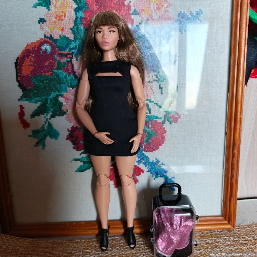 Шарнирная кукла Барби Looks № 24