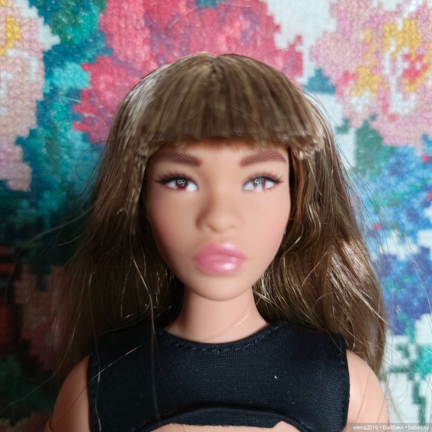 Шарнирная кукла Барби Looks № 24 (фото 2)
