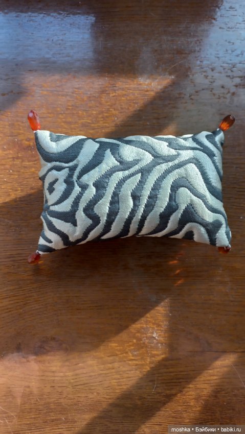 Диван,тахта,софа для кукол 30см (фото 2)