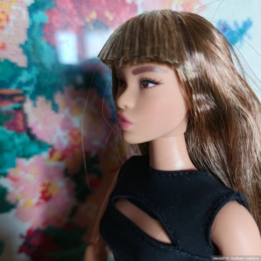 Шарнирная кукла Барби Looks № 24 (фото 4)