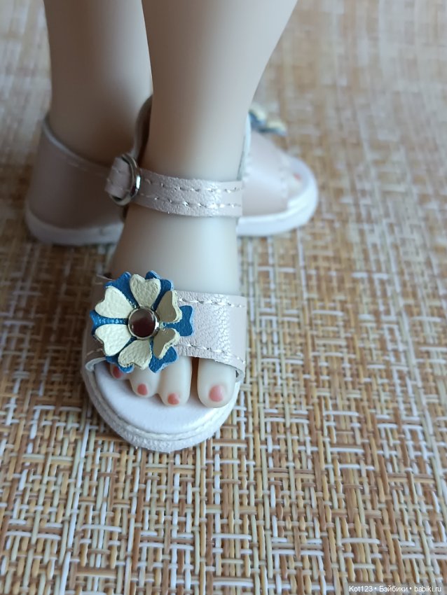 Босоножки для Руби Ред Ruby Red Fashion Friends (фото 5)