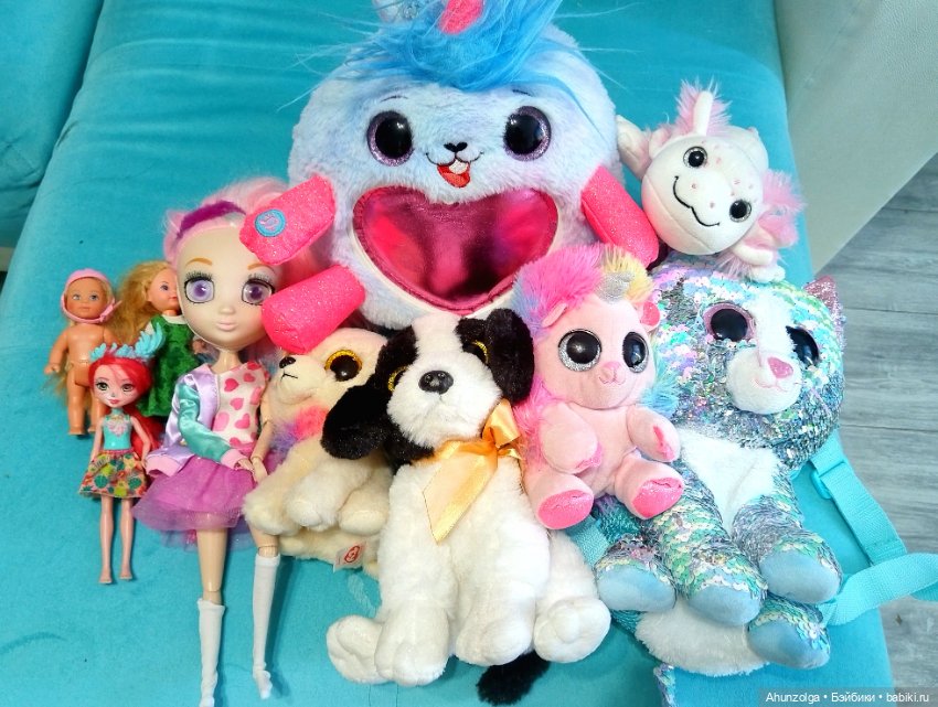 Лот игрушек и кукол для девочки
