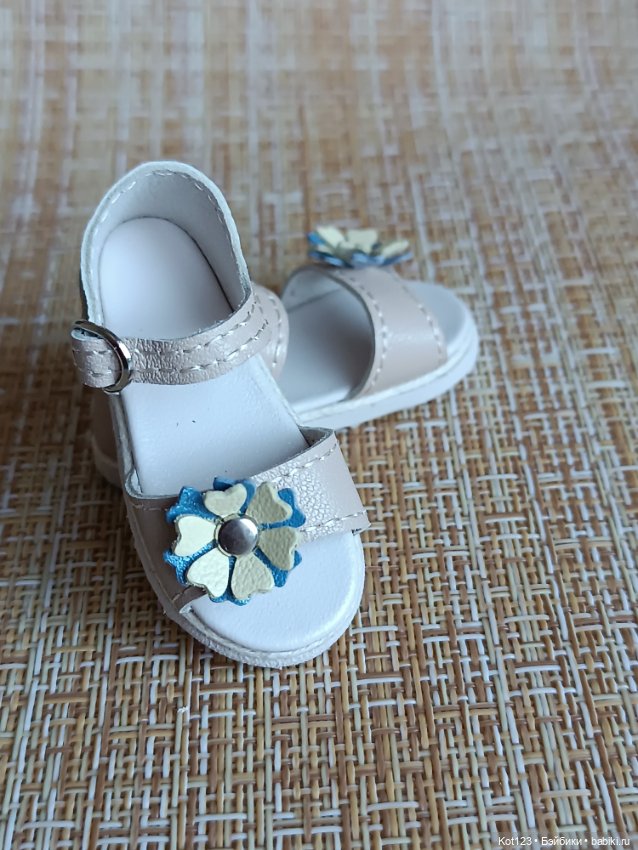 Босоножки для Руби Ред Ruby Red Fashion Friends (фото 4)