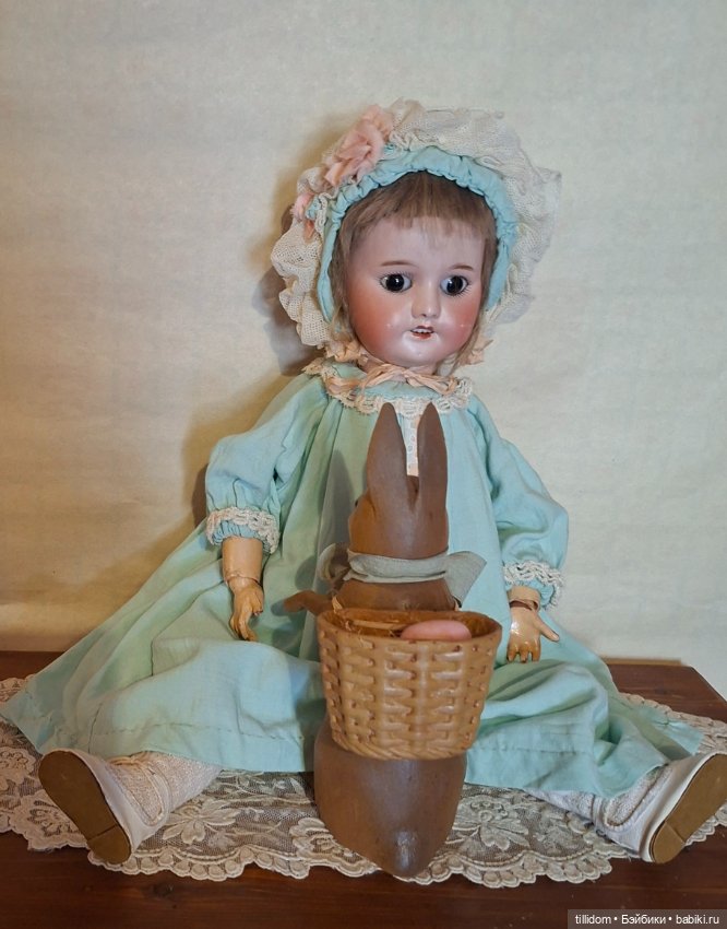 Зайчик -бонбоньерка с корзинкой в антикварном стиле (фото 4)