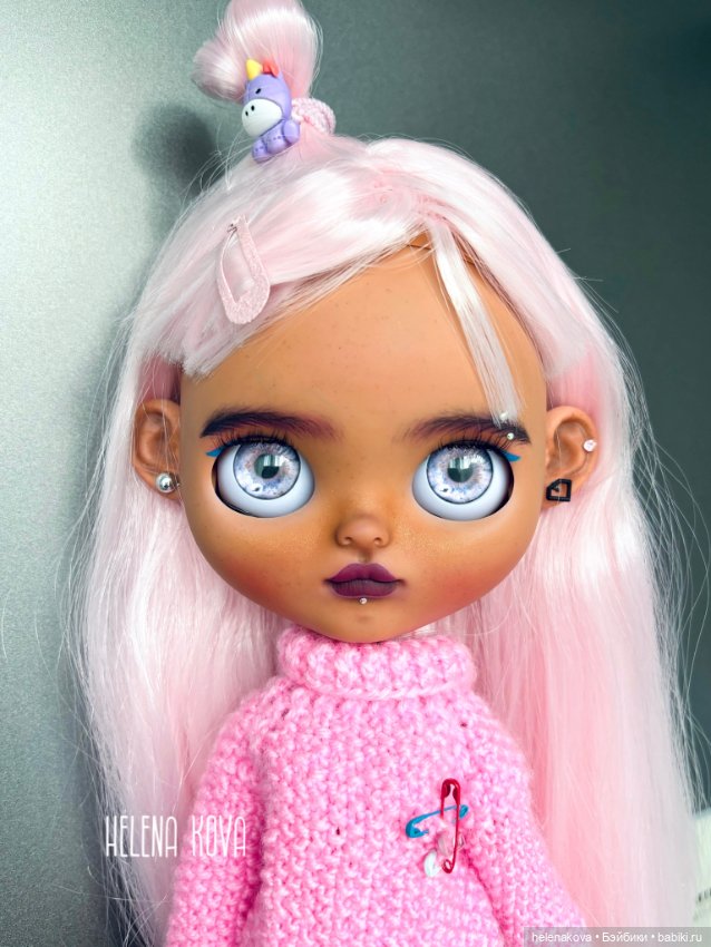 Кукла Блайз кастом розовые волосы (фото 7)
