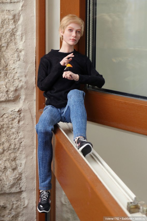 Кроссовки для парней Виктории Оганян и других